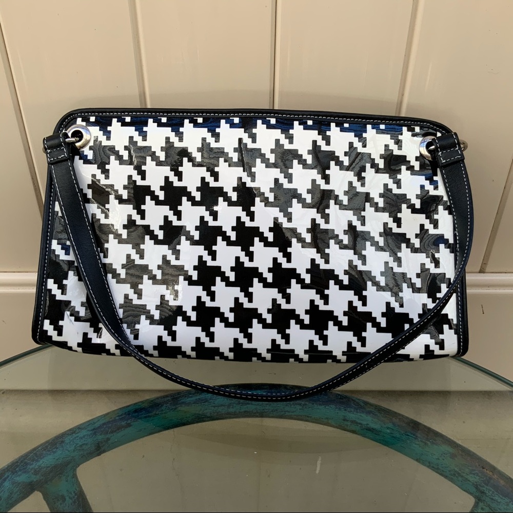 Maxx New York Vinyl Retro Handbag. Black/White.